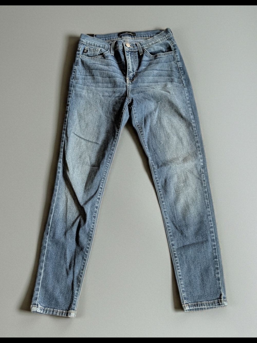 KanCan Women's Skinny Jeans Size 27 Light Wash Stretch Denim
